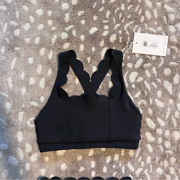 The Noli Shop scalloped leggings and sports bra top. Small - Picture 4 of 8